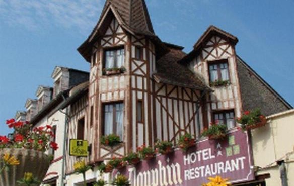 Logis Hôtel et Restaurant du Dauphin