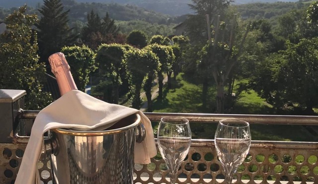 Logis Hôtel Restaurant Le Castel Fleuri