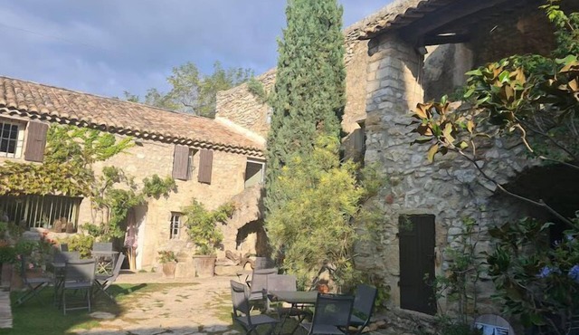 Logis Hôtel La Bastide de Grignan & Restaurant La Chênaie