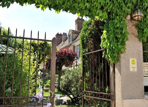 LOGIS - Hôtel Restaurant Les Tilleuls