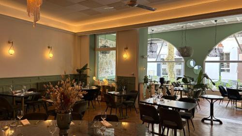 Logis Hôtel Restaurant Grand Hôtel de Lyon