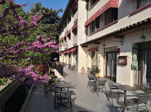 Logis Hôtel-Restaurant Le Tanargue