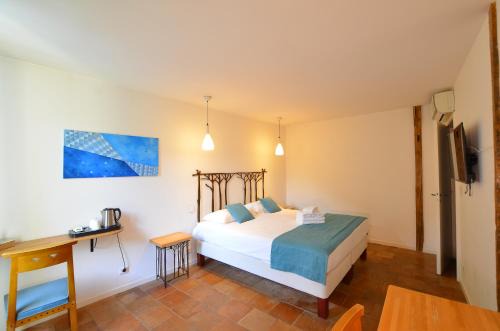 Logis Hôtels - Hôtel Restaurant du Midi