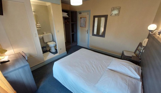 Logis Hotels - Le Saint Clément - Hotel Restaurant