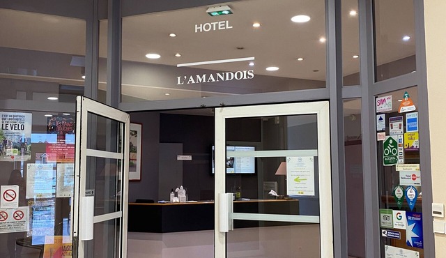 logis hotel l'Amandois