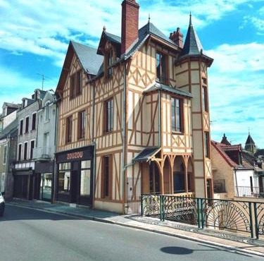 Logis Hotel La Maison à Pan De Bois