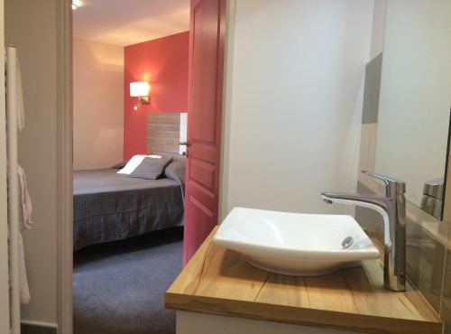 LOGIS Hotel Restaurant Auberge Du Cheval Blanc