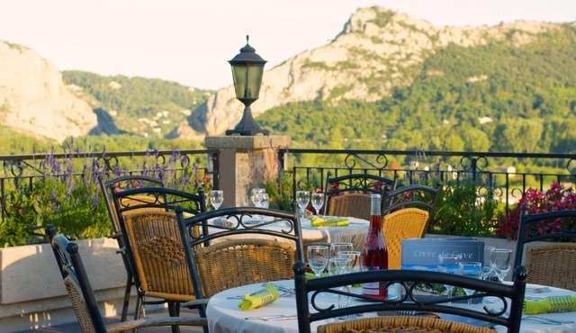 Logis Hotel Restaurant La Porte des Cévennes