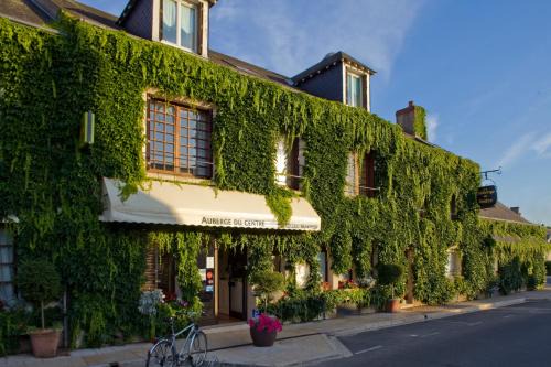Logis Hotels Auberge Du Centre Chateaux de la Loire
