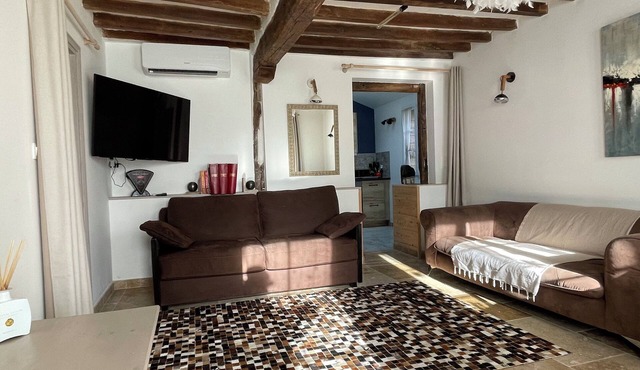 Logis les Coquelicots at Monet's Chapel near Giverny