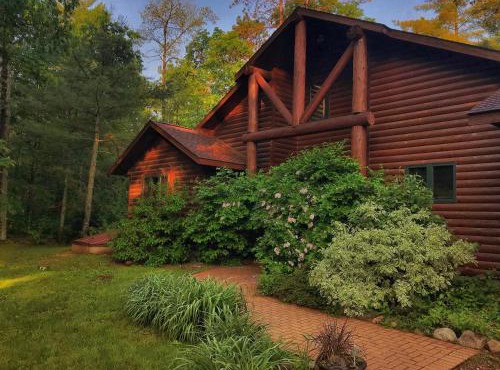 LogLand Lakehouse in Arbor Vitae WI