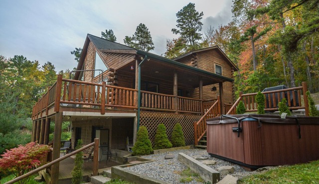 Logxurious | Spectacular Lakefront, Mountain Home!