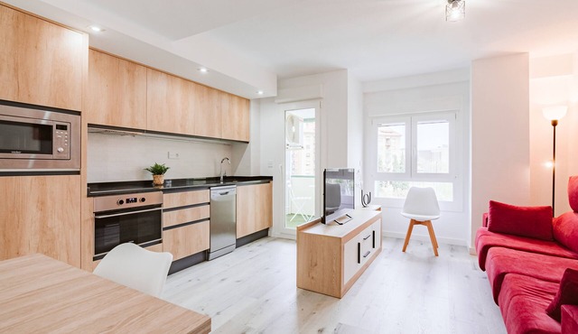 LOIRA ALVIRA LASIERRA: Comfort, light, and views