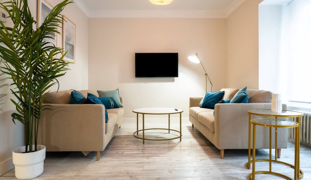 LOIRA HIDALGO: Spaciousness and Elegance