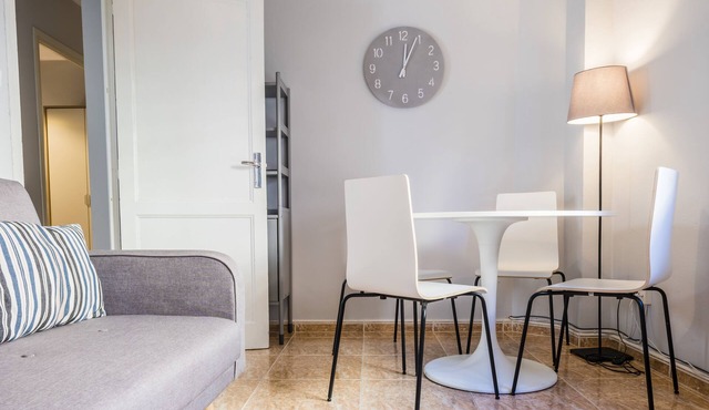 LOIRA LA VIA: Charm in Residential Area