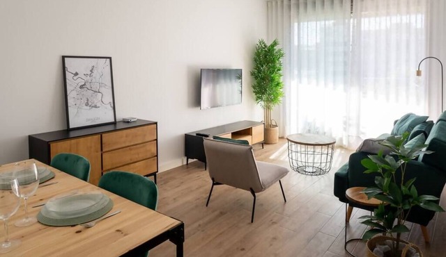 LOIRA SANTA GEMA: Apartment with swimming pool and wellness area