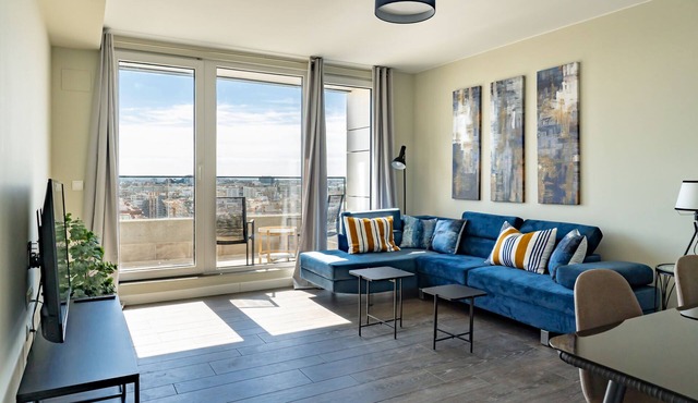 LOIRA TORRE 1: Panoramic Luxury in Zaragoza