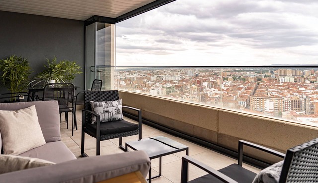 LOIRA TORRE 2: Luxury next to the Delicias Station