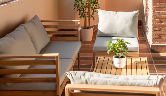 LOIRA VIA HISPANIDAD: Apartment with swimming pool