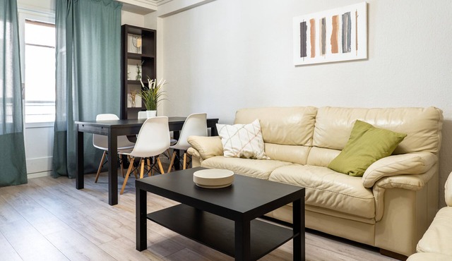 LOIRA VIÑAZA: Modern and functional 4-bedroom apar