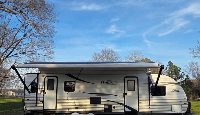 Lois' HideoutnnComfy 1 bedroom camper within 7 minutes of Kinkaid Lake.