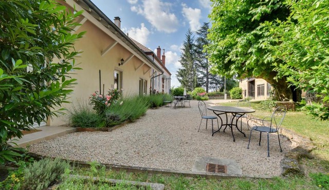 Loisy - Lovely Holiday House with Swimming Pool