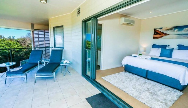 Loka Santi 12: Penthouse with Sea Views