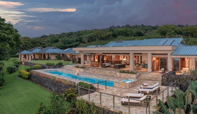 Lokahi Orchards: Spacious 5BR home in Holualoa, HI