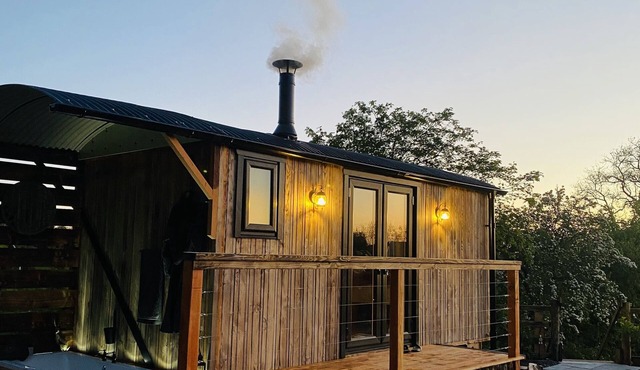 Loki Shepherds hut [ Graig Escapes ]