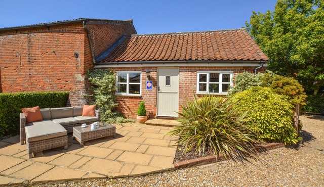 Lollipop Cottage - One Bedroom House, Sleeps 2