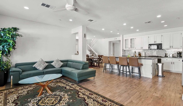 Loma Vista Retreat on Lugo Dr｜Cozy 5B｜Garage Access｜Pet Okay｜Instant Tour #42021