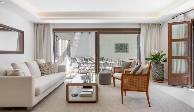 Lomas Townhouse – Fine Living