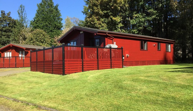 Lomond Retreat - Luxury Log Cabin at Loch Lomond - Sleeps 4