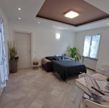 LONATE SUITE