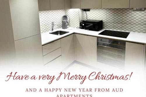 London - Apartment - Sleeps 2 - Garden - Pool