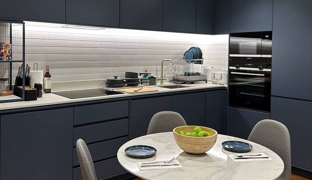 London Brent Cross Luxe Stay – Chic & Cozy Flat | Stylish Getaway