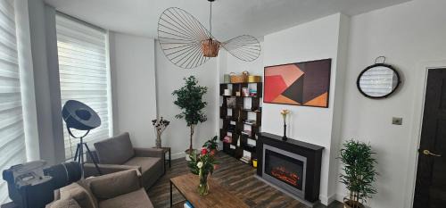 London Bridge Stunning 2 Bedroom Apartment