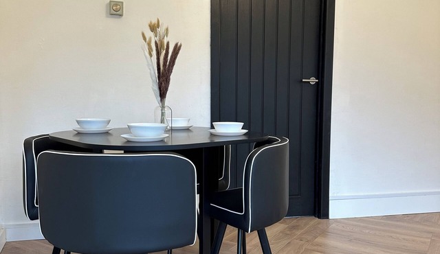 London Bridge/The Shard local “Warm & Cosy” apartment