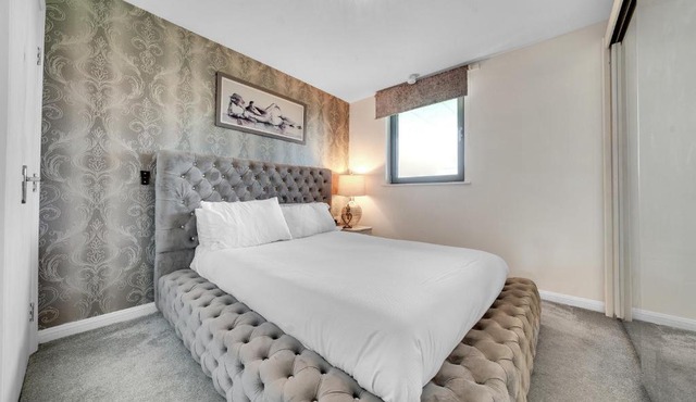 London City Deluxe 2 Bed Modern Apartment Canary Wharf