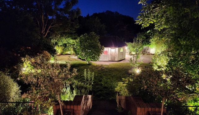 London Family Home-Amazing Garden