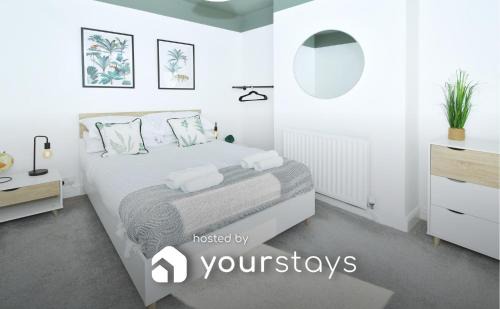 London House by YourStays - 5 Bedroom House in Newcastle-under-Lyme