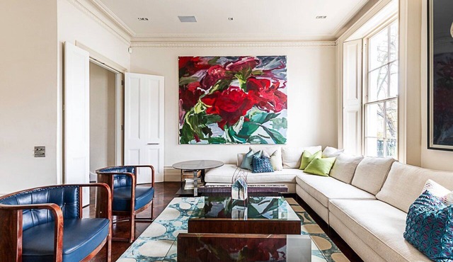 London Luxe Retreat: 5-Bed Gem