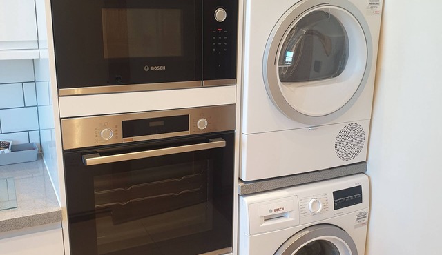 London Luxury Spacious 2 Bedroom Apartment 5 mins to Ilford Station