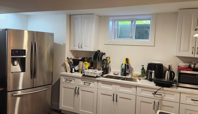 London Ontario (Forest City)house.nPreferable location for male guests.