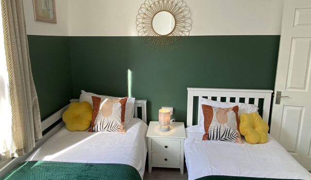 London Road 1 bedroom flat, free Wi-Fi, washing machine, parking