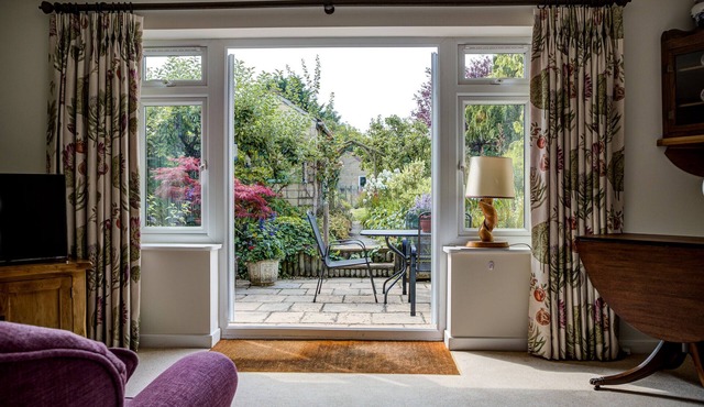 London Road Garden Annex "Home Away From Home"