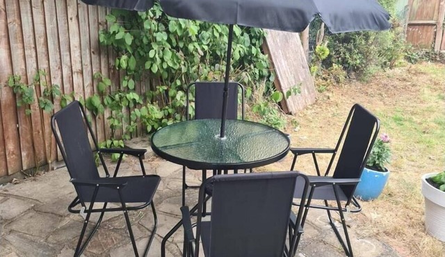 London - Sleeps 4 - Parking - Garden - Petfriendly