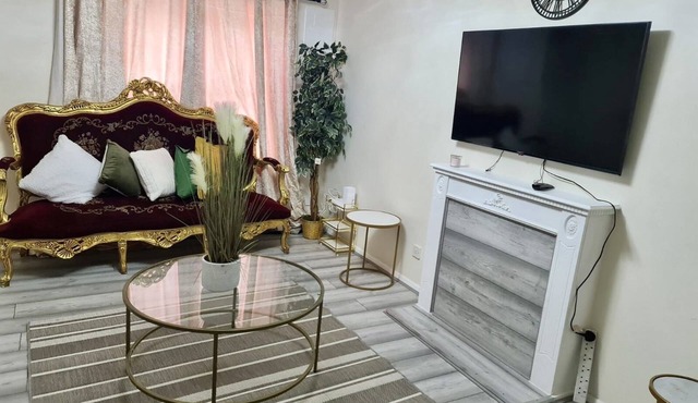 London - Sleeps 4 - Parking - Garden - PetFriendly