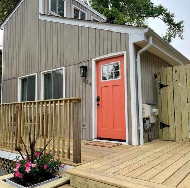 London Towne Bungalow Wloft - Walk To The Beach!