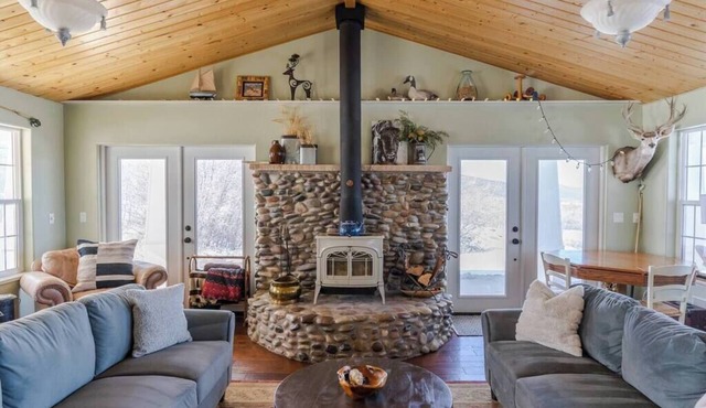 Lone Eagle Views w/Firepit Near Powderhorn